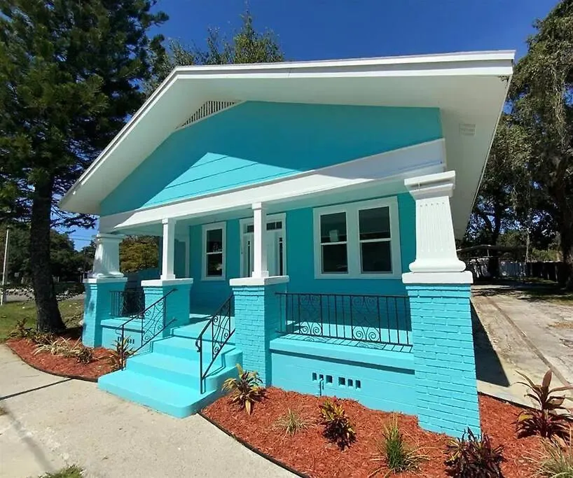 Sleeps 8 + Brand New * Nicely Remodeled Tampa